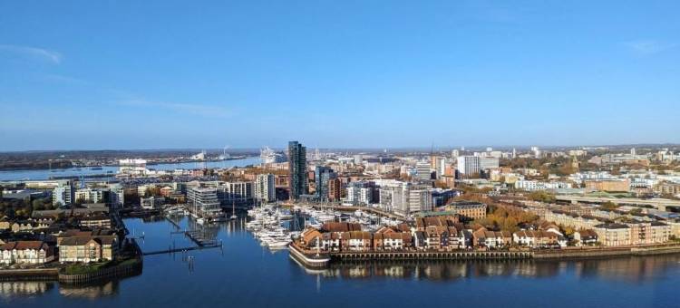 Charles Hope的南安普敦海滨(Charles Hope Southampton Waterside)图片