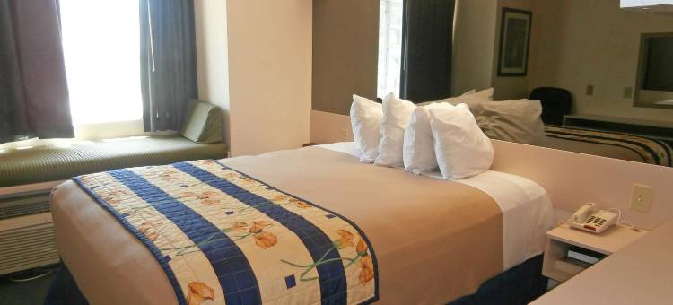 麦克多诺美洲最佳价值套房酒店(America's Best Value Inn & Suites-McDonough)图片