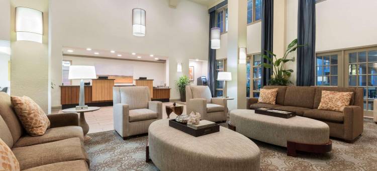 康福特套房巴吞鲁日南部I-10(Comfort Suites Baton Rouge South I-10)图片