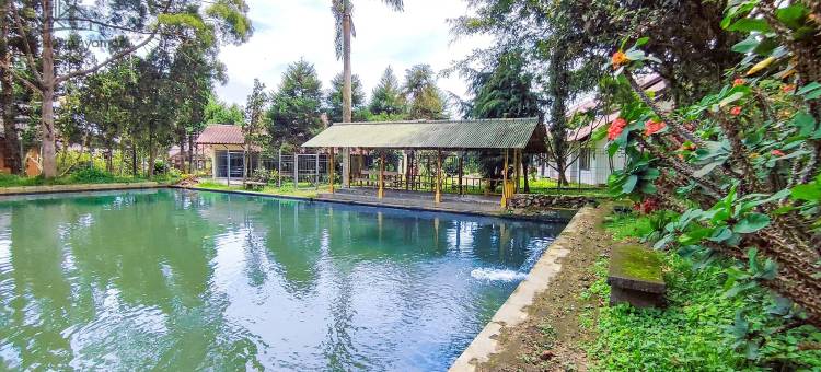 鲁昂尼亚曼苏卡纳加利度假村(Ruang Nyaman at Sukanagalih Resort)图片