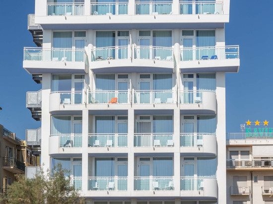 梅迪特拉内奥酒店