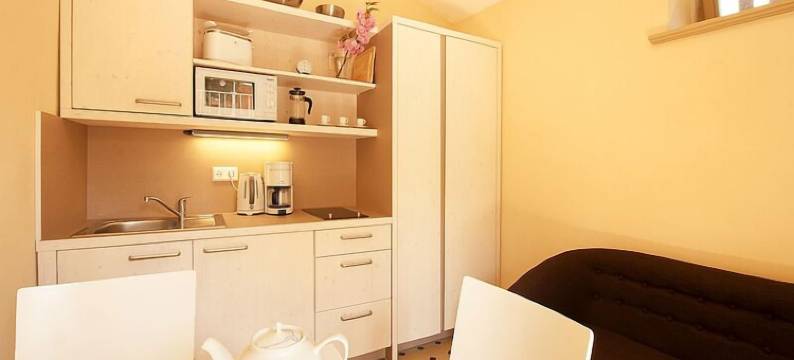 菲沃雷比尼萨里酒店(FeWo Leibnizallee)图片