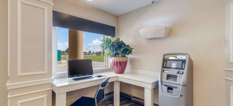 阿德莫尔品质酒店及套房(Quality Inn & Suites)图片