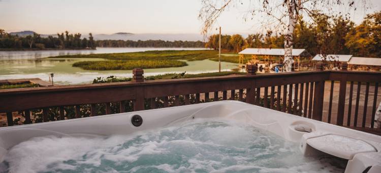 河边(Rivers Edge)图片