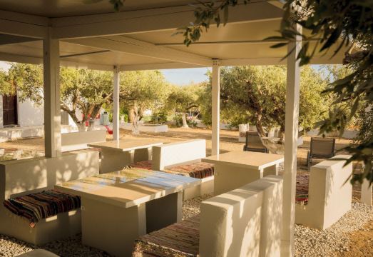 New Aurora Apts Studios Hotel Overview