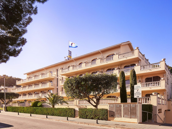 范德瓦尔克船歌酒店