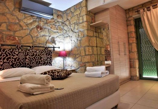 Messinian Horizons Hotel Overview