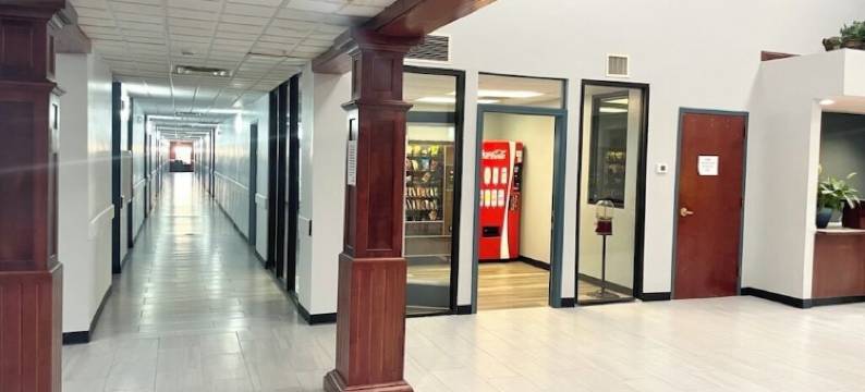 格兰德威斯塔套房酒店(Grand Vista Hotel & Suites)图片