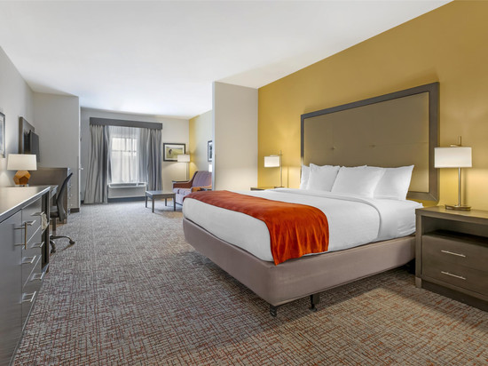 贝斯特韦斯特优质伊丽莎白敦优质套房酒店