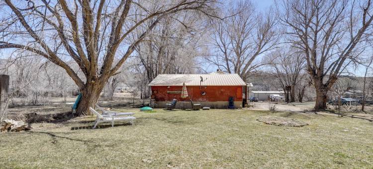 舒适的帮手家住宿，有围栏庭院，欢迎宠物(Cozy Helper Home w/ Fenced Yard, Pets Welcome)图片