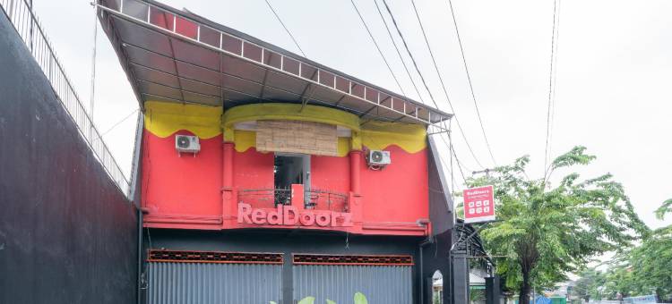 红多兹酒店@泗水丹绒纱丽(RedDoorz @ Tanjung Sari Surabaya)图片