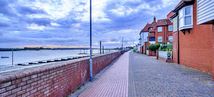 Apartment in Burnham with River Views图片