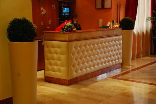 Hotel President PomeziaHotel Overview