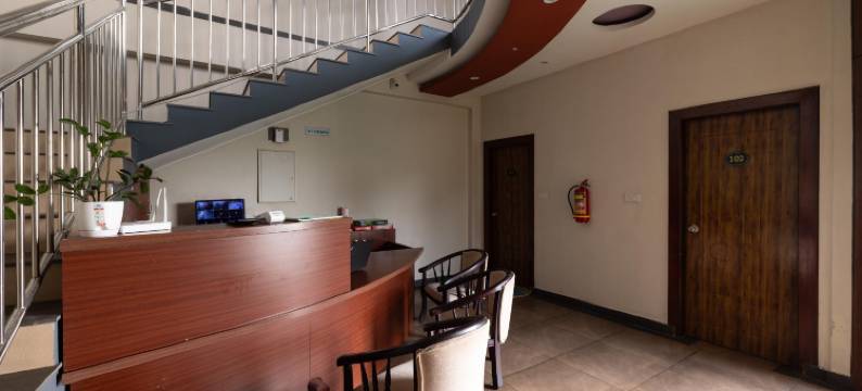 阿瓦代尔伊杜基 - 不允许单身团体(Avadale Idukki - Stag Groups Not Allowed)图片