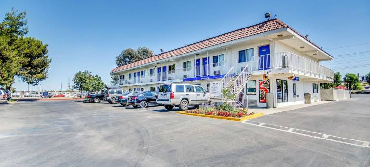 斯托克顿宪章路西6号汽车旅馆(Motel 6 Stockton, CA - Charter Way West)图片