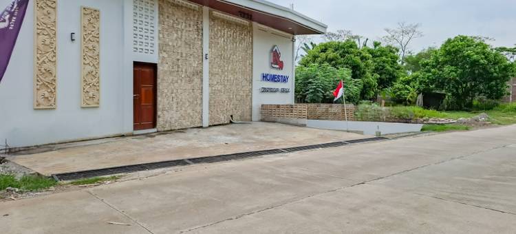 RedDoorz at Homestay FN99 Jepara图片