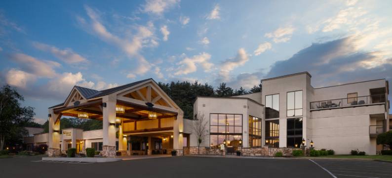 Holiday Inn Resort 乔治湖，草地(Holiday Inn Resort LAKE GEORGE - ADIRONDACK AREA by IHG)图片