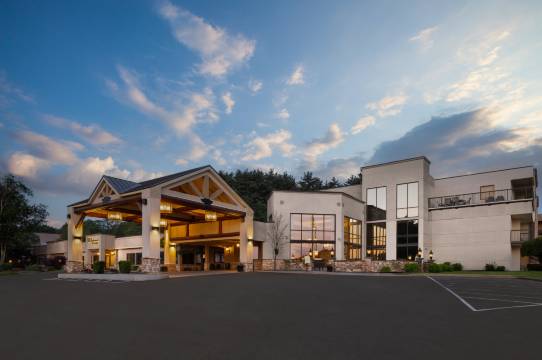 Holiday Inn Resort 乔治湖,草地(Holiday Inn Resort LAKE GEORGE - ADIRONDACK AREA by IHG)