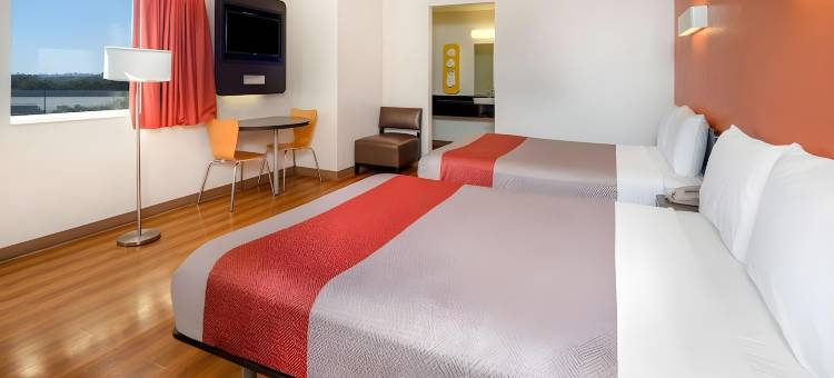本图拉6号汽车旅馆(Motel 6 Ventura, CA - South)图片