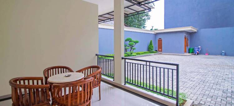 红多兹伊斯兰酒店-近梅库布亚纳大学(RedDoorz Syariah near Mercu Buana University)图片