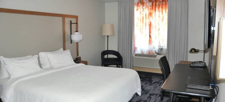 门多西诺县尤凯亚万枫酒店(Fairfield Inn & Suites Ukiah Mendocino County)图片