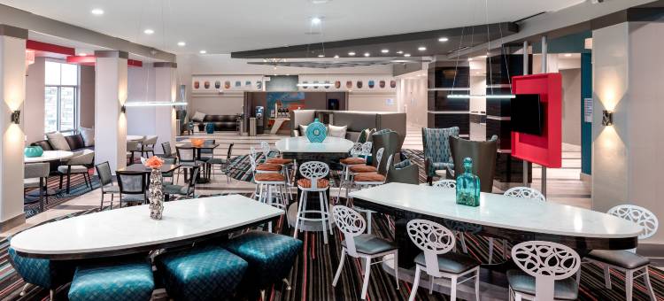 夏洛特机场智选假日套房酒店(Holiday Inn Express & Suites Charlotte Airport)图片