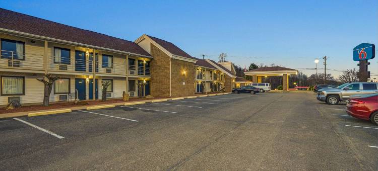 维珍尼亚希尔斯维尔 6 号汽车旅馆(Motel 6 Hillsville, VA)图片