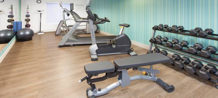 智选假日套房酒店苏黎世湖，巴林顿(Holiday Inn Express & Suites LAKE ZURICH-BARRINGTON by IHG)图片