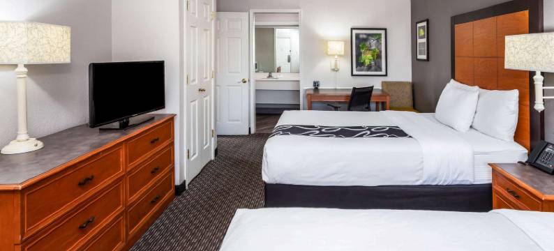 拉雷多I-35拉昆塔温德姆酒店(La Quinta Inn by Wyndham Laredo I-35)图片