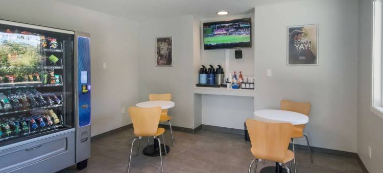 英属哥伦比亚桑尼克顿 - 维多利亚机场 6 号汽车旅馆(Motel 6 Saanichton, BC - Victoria Airport)图片