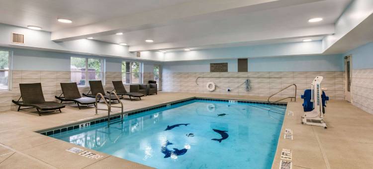 哥伦布-布拉德利公园克拉丽奥波茵特酒店(Clarion Pointe Columbus-Bradley Park)图片