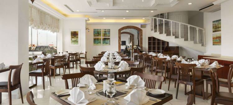 阿吉曼海滩温德姆华美达酒店(Ramada by Wyndham Beach Hotel Ajman)图片