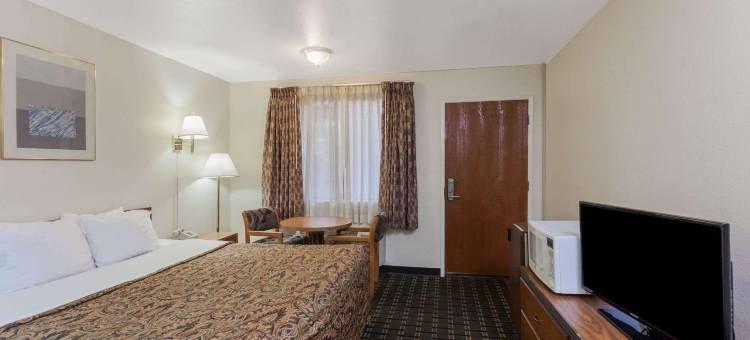 阿纳海姆西戴斯酒店(Days Inn by Wyndham Anaheim West)图片