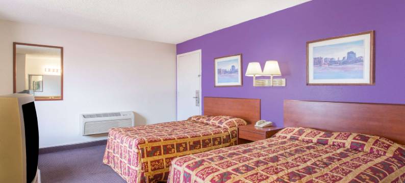 凤凰城北黑峡谷高速公路骑士酒店(Knights Inn Phoenix at N Black Canyon Hwy)图片