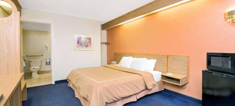 夏洛特北湖戴斯酒店(Days Inn by Wyndham Charlotte Northlake)图片