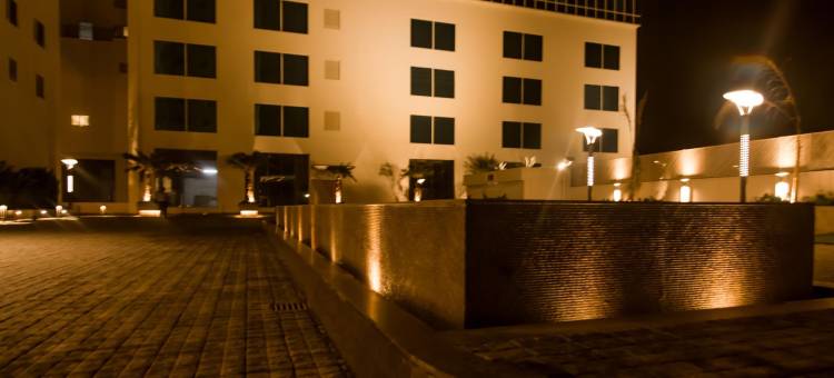 红狐狸柠檬树酒店，60区，古鲁格拉姆(Red Fox by Lemon Tree Hotels, Sector 60, Gurugram)图片