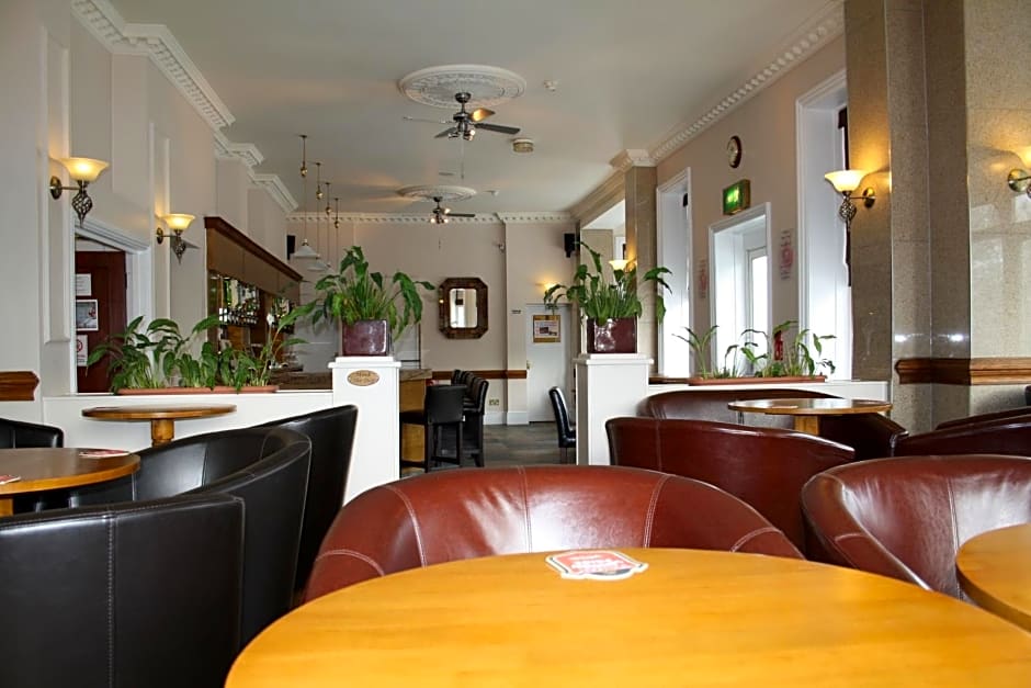 Uno Hotel Thames Over view