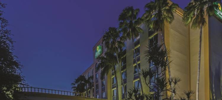 西棕榈滩机场拉昆塔温德姆套房酒店(La Quinta Inn & Suites by Wyndham West Palm Beach Airport)图片