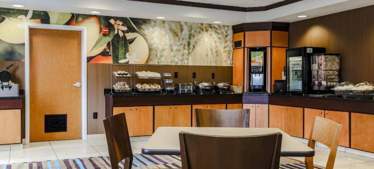 斯克兰顿威尔克斯-巴里万枫酒店(Fairfield Inn & Suites Wilkes-Barre Scranton)图片