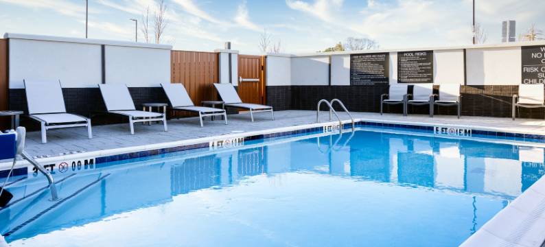 康顿河石公园TownePlace套房酒店(TownePlace Suites Canton Riverstone Parkway)图片