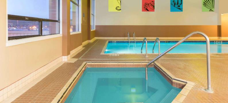 乔治王子华美达广场酒店(Ramada Plaza by Wyndham Prince George)图片