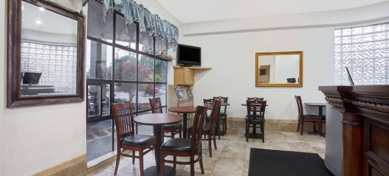 北西雅图市区戴斯酒店(Days Inn by Wyndham Seattle North of Downtown)图片