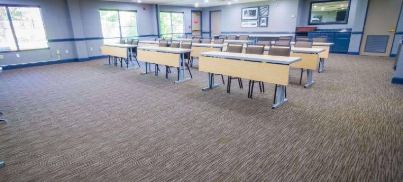 伯灵顿伊隆丽怡酒店(Country Inn & Suites by Radisson, Burlington (Elon), NC)图片