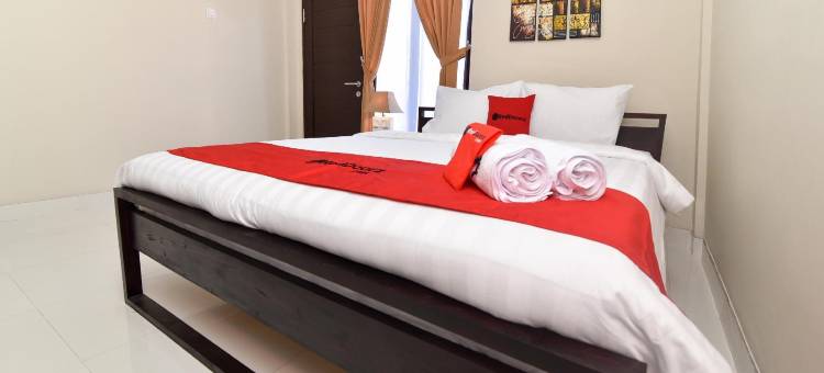 红多兹Plus酒店-近贾兰伊玛目邦约尔登巴萨(RedDoorz Plus Near Jalan Imam Bonjol Denpasar)图片