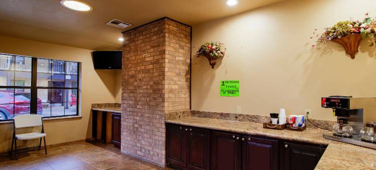 OYO Pinewood Inn & Suites Silsbee图片