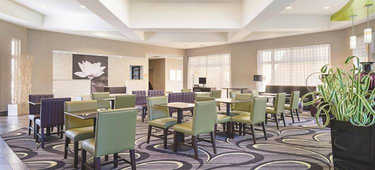 安大略机场拉昆塔温德姆套房酒店(La Quinta Inn & Suites by Wyndham Ontario Airport)图片