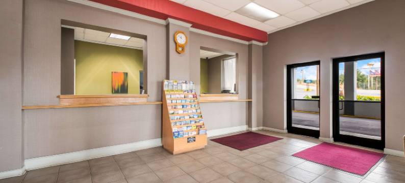 克利夫兰中央郊区开间(Suburban Studios Cleveland TN I-75)图片