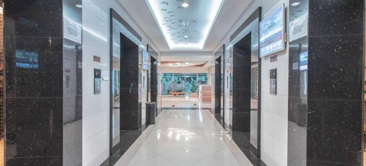 红利文公寓-格兰卡马拉环礁-基塔普罗巴克莱塔(RedLiving Apartemen Grand Kamala Lagoon - Kita Pro Tower Barclay)图片