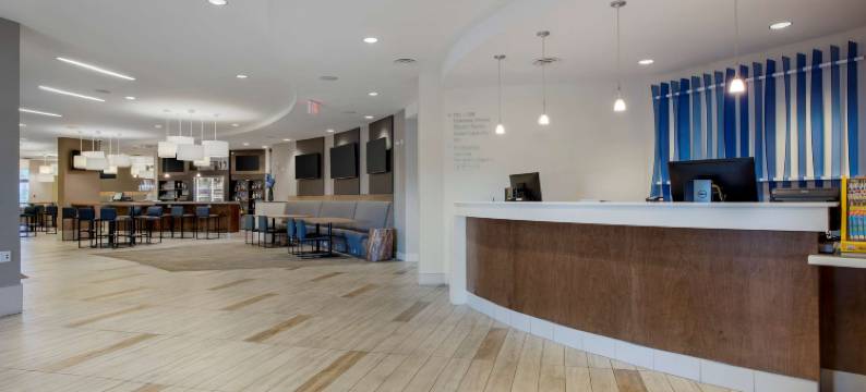 锯岭贝斯特韦斯特优质套房酒店(Best Western Plus Sawridge Suites)图片