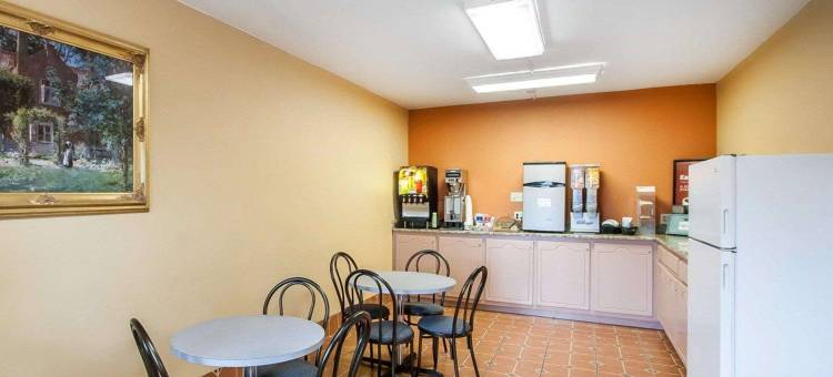 I-20 - 73 号出口伊克诺郊外小屋旅店及套房(Econo Lodge Inn & Suites I-20, Exit 73)图片